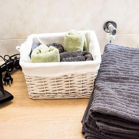 Newly Renovated-City Center Apartment Афины Экстерьер фото