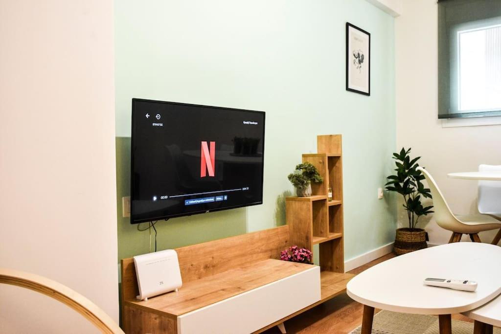 Newly Renovated-City Center Apartment Афины Экстерьер фото