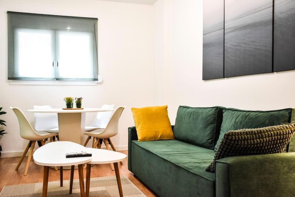 Newly Renovated-City Center Apartment Афины Экстерьер фото